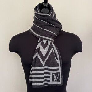 New Louis Vuitton Reversible Cashmere Scarf